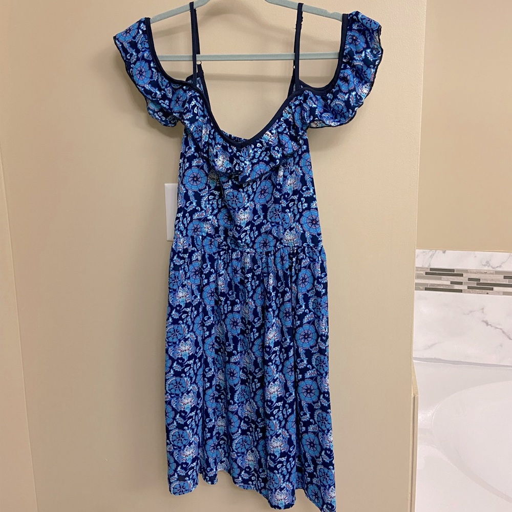 Off the shoulders summer dress